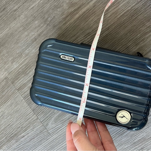 Rimowa Luggage Amenity Kit Case Toiletries Travel Blue Zip Pouch One Size - Picture 10 of 10
